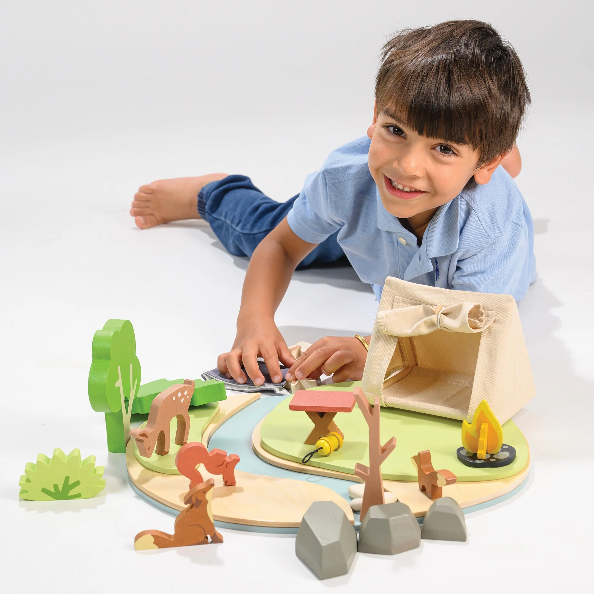 Tender Leaf Wildlife Camping Playset - Image 5