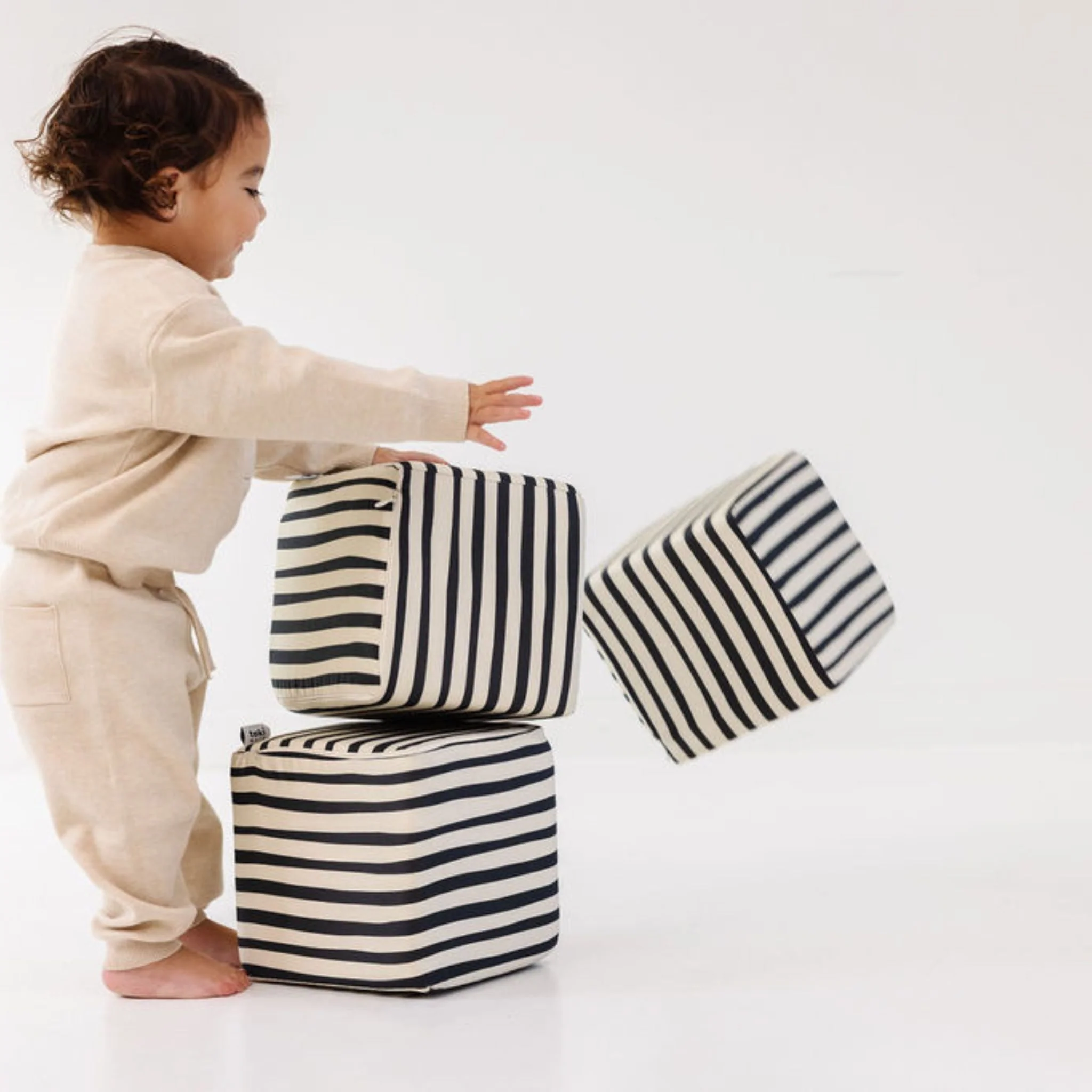 Toki Kids Bold Stripe Play Cube - Image 3