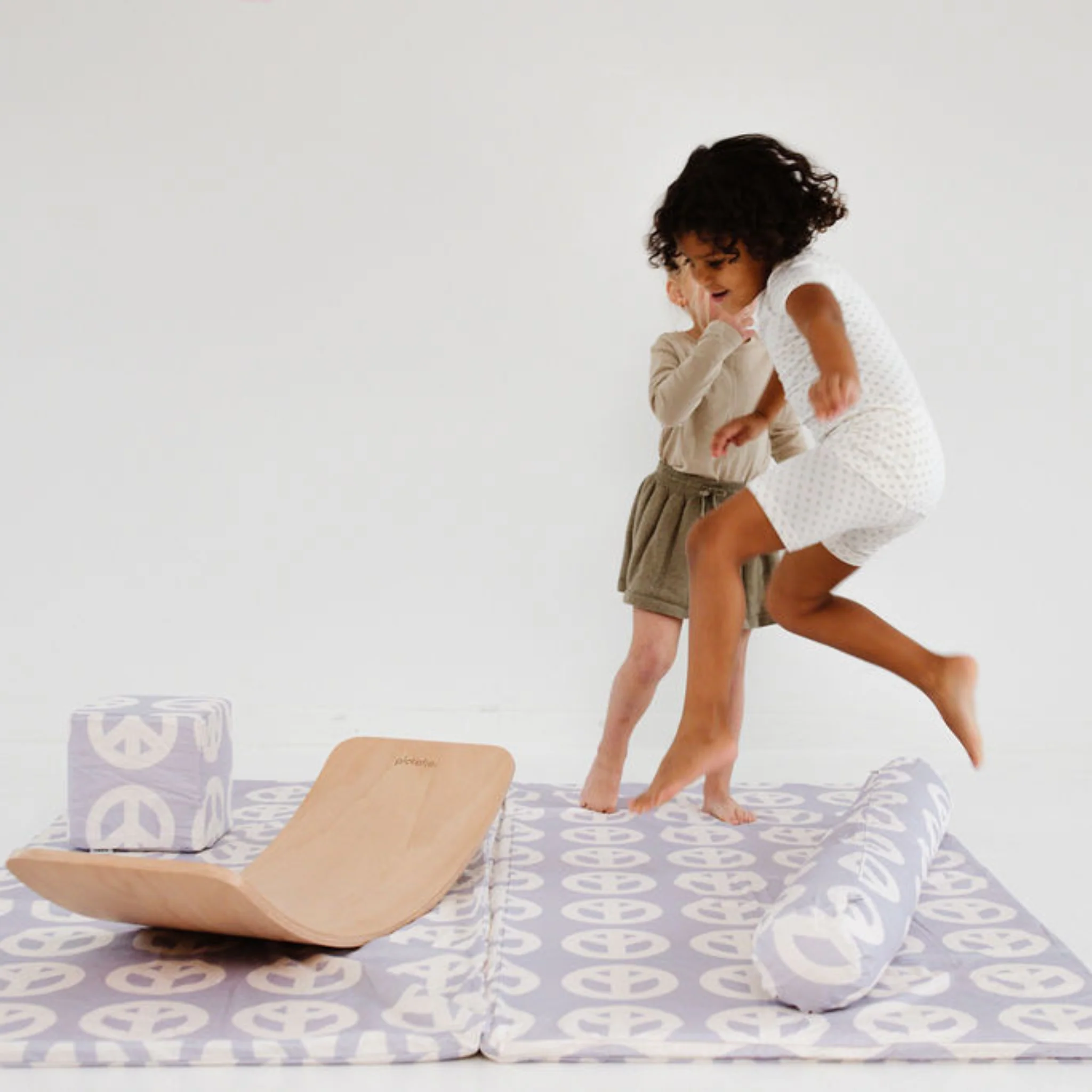 Toki Kids Lavender Peace Sign Play Cube - Image 2