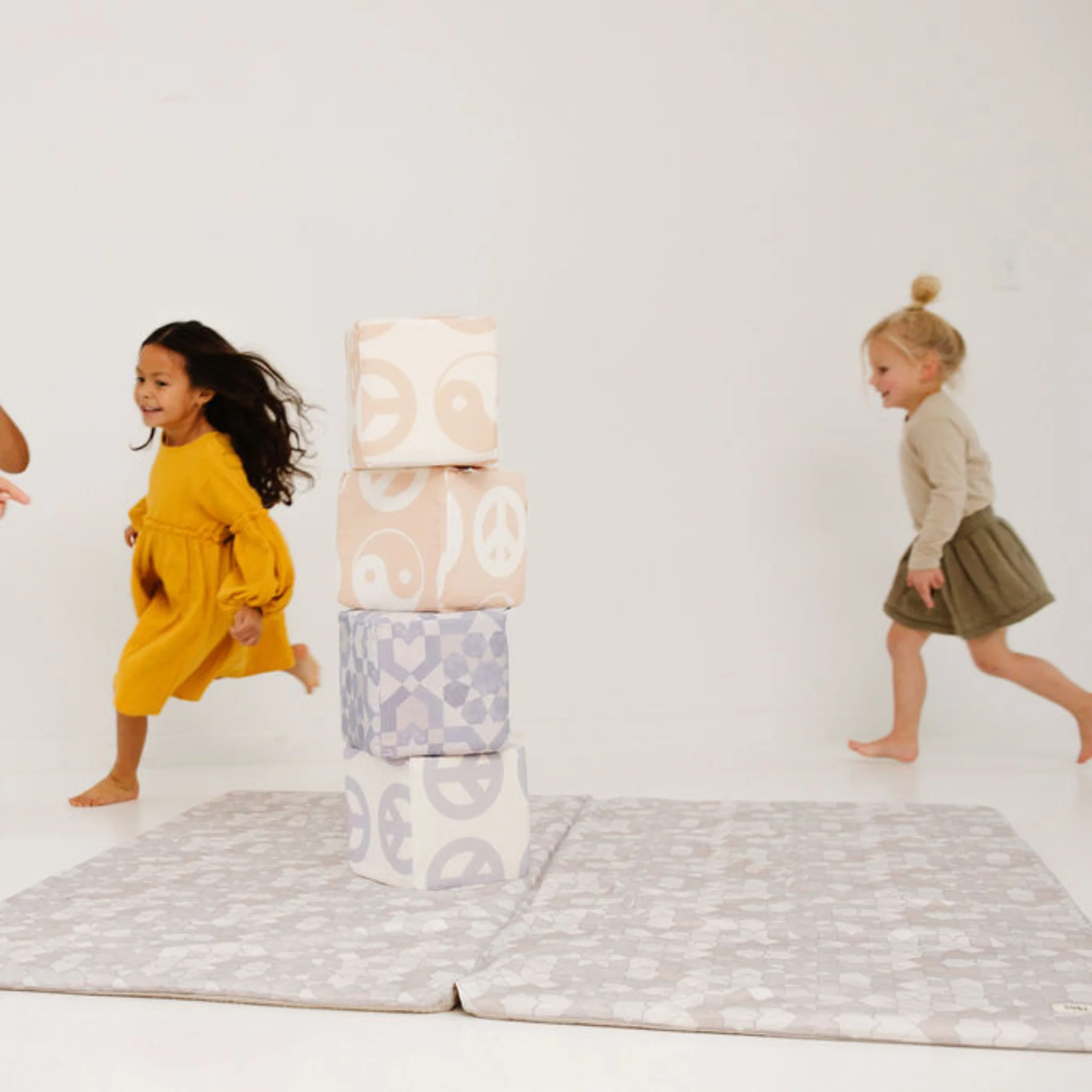 Toki Kids Lavender Peace Sign Play Cube - Image 4
