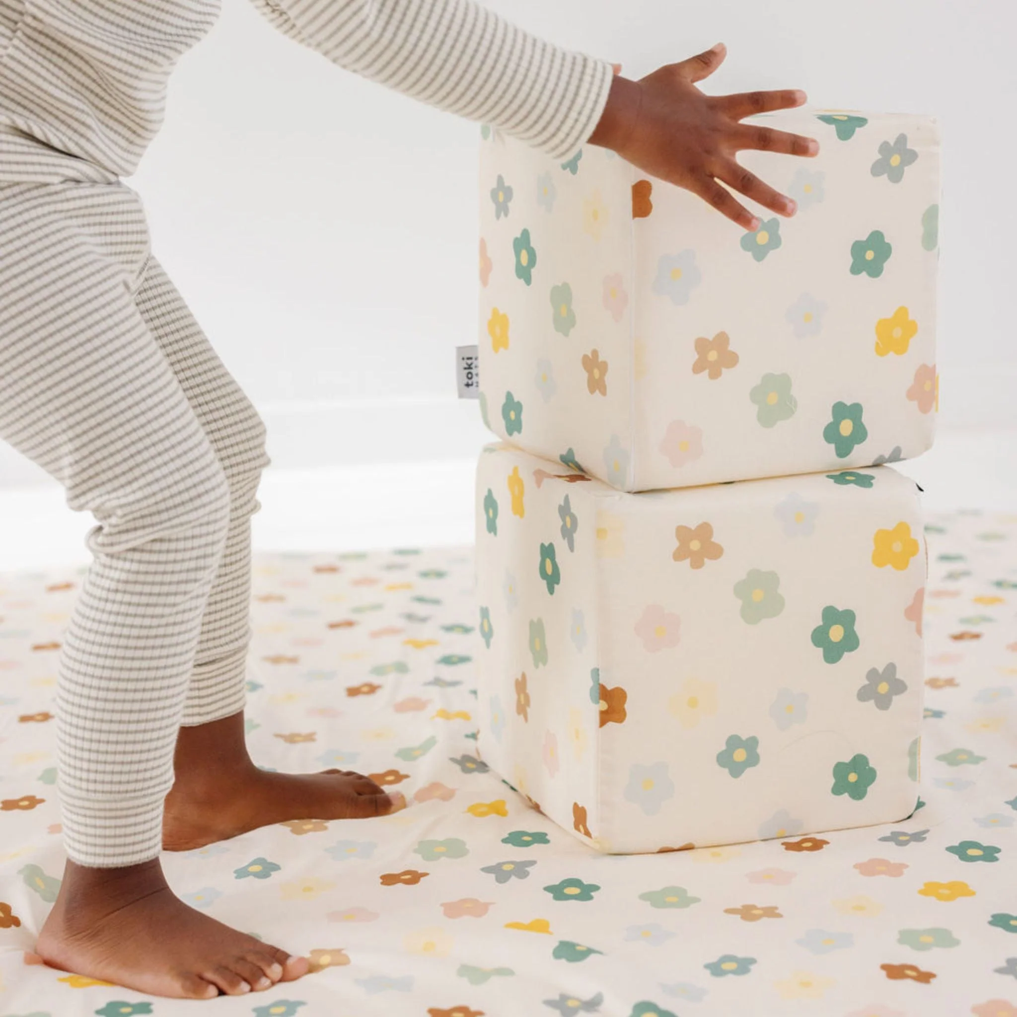 Toki Kids Playful Posies Play Cube - Image 3