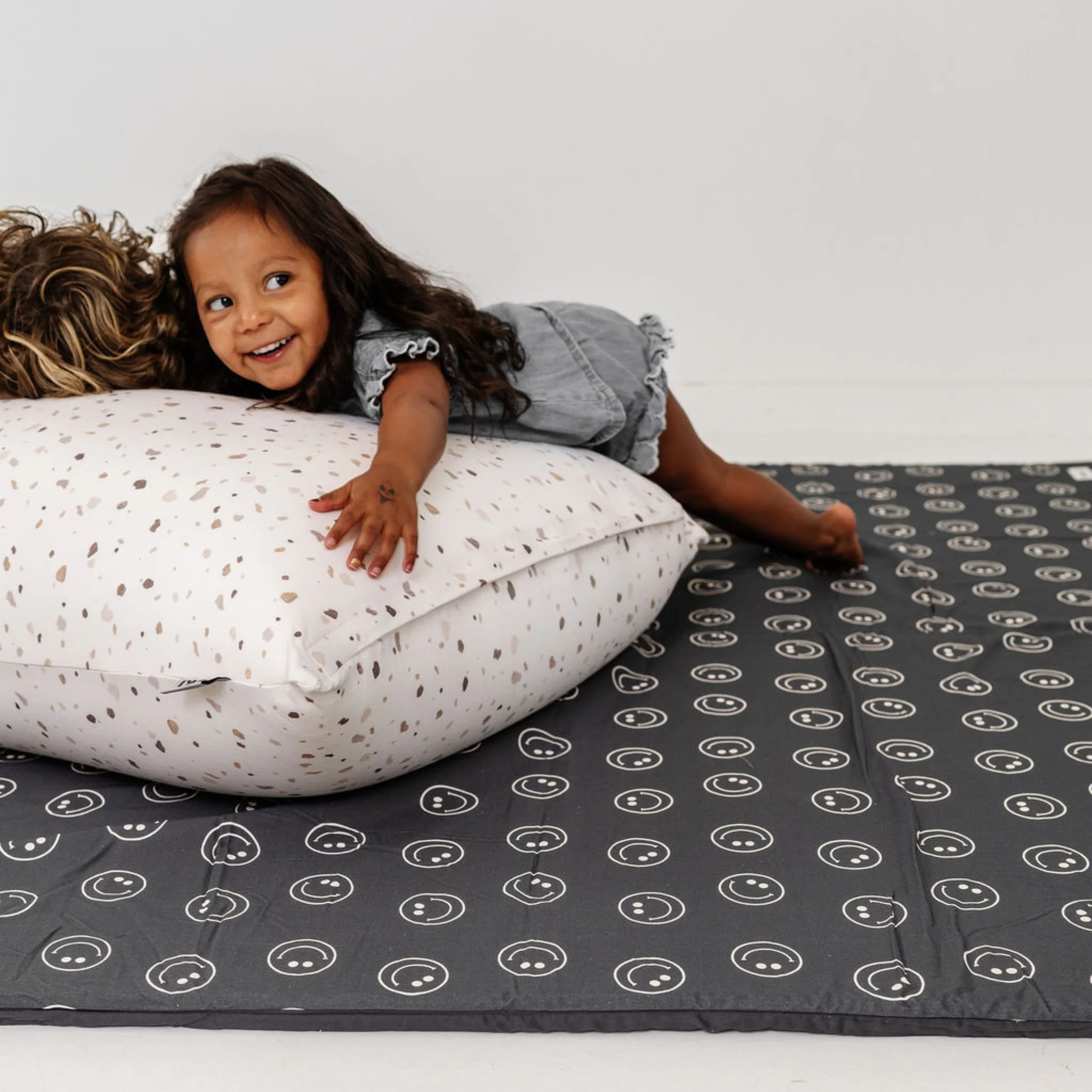 Toki Kids Terrazzo Chalk Bean Bag - Image 2