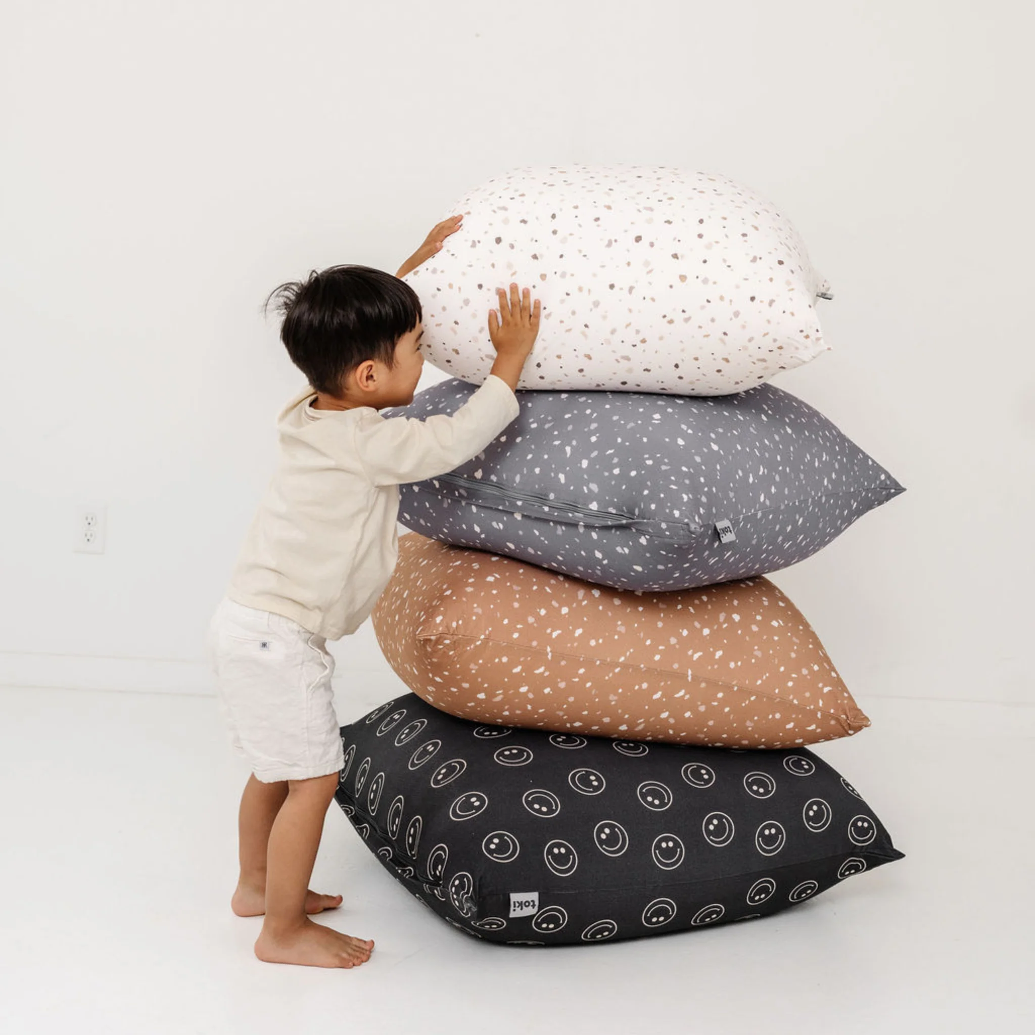Toki Kids Terrazzo Chalk Bean Bag - Image 3