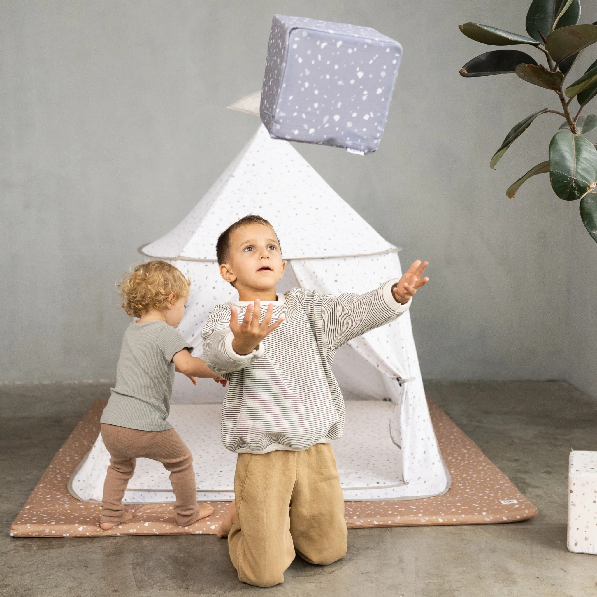 Toki Kids Terrazzo Slate Play Cube - Image 6