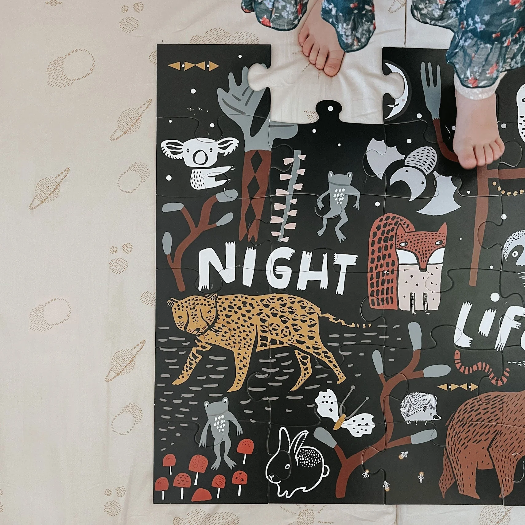 Wee Gallery Night Life Floor Puzzle - Image 5