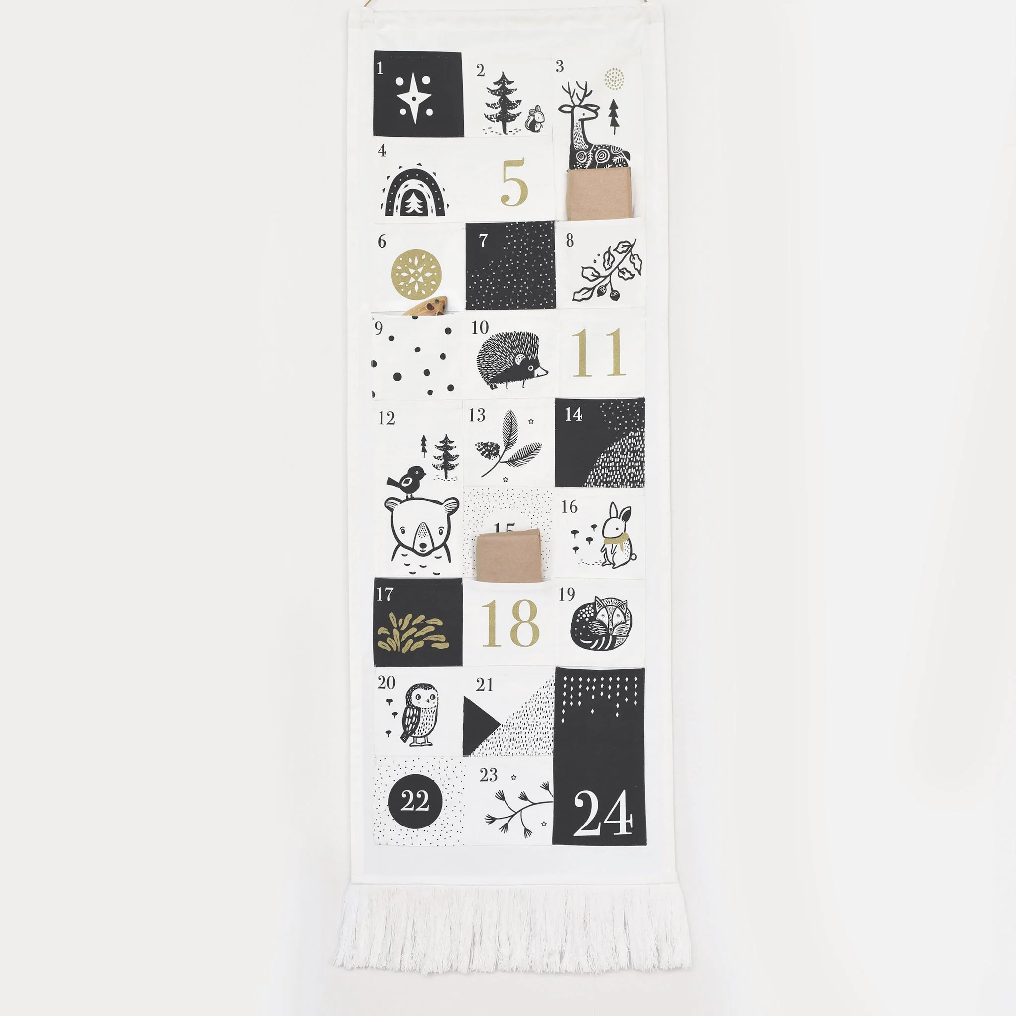 Wee Gallery Festive Friends 24 Pocket Advent Calendar - Image 3