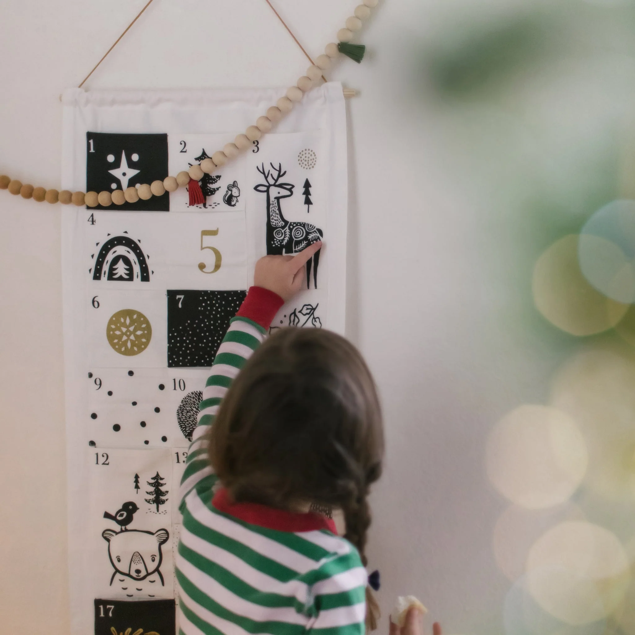 Wee Gallery Festive Friends 24 Pocket Advent Calendar - Image 6