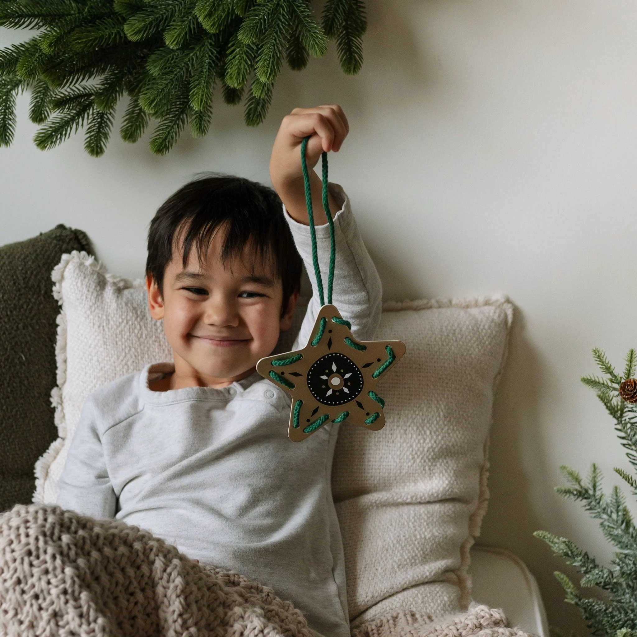 Wee Gallery Festive Fun Lacing Ornaments - Image 5