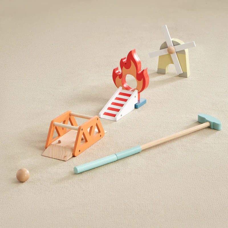 Wonder and Wise Putt Putt Golf - Image 3